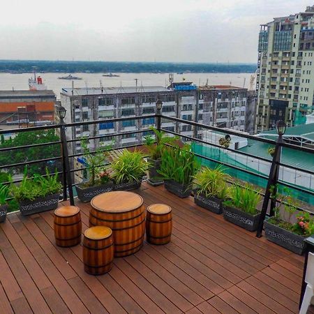Backpacker Hostel Yangon Exterior photo