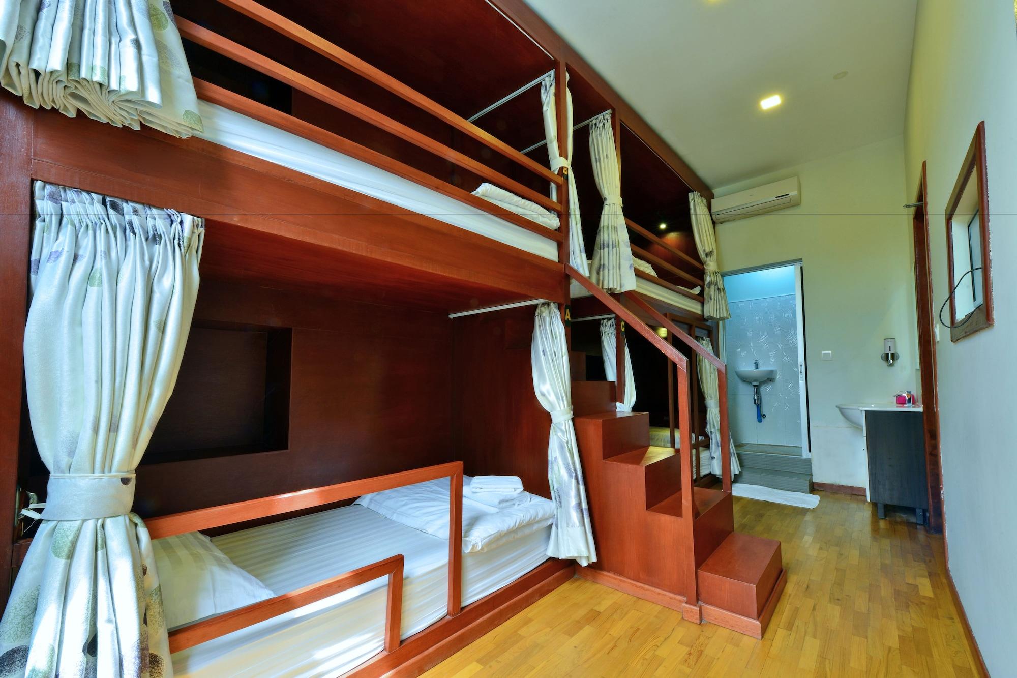 Backpacker Hostel Yangon Exterior photo