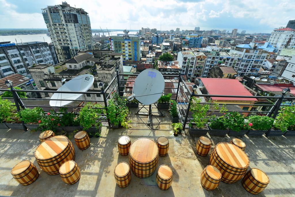 Backpacker Hostel Yangon Exterior photo