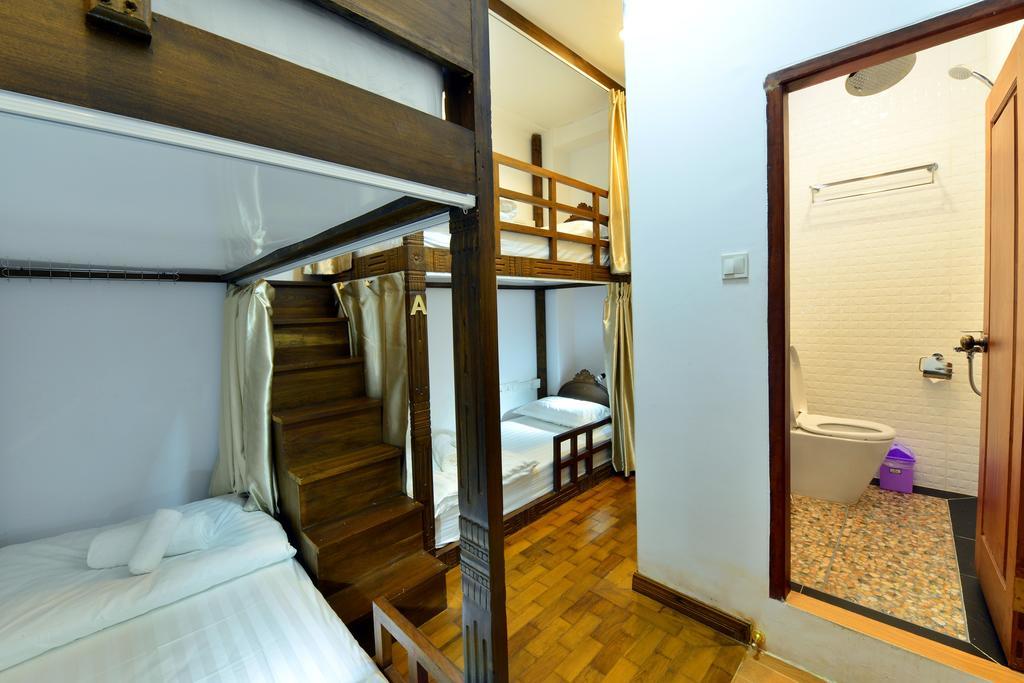 Backpacker Hostel Yangon Exterior photo