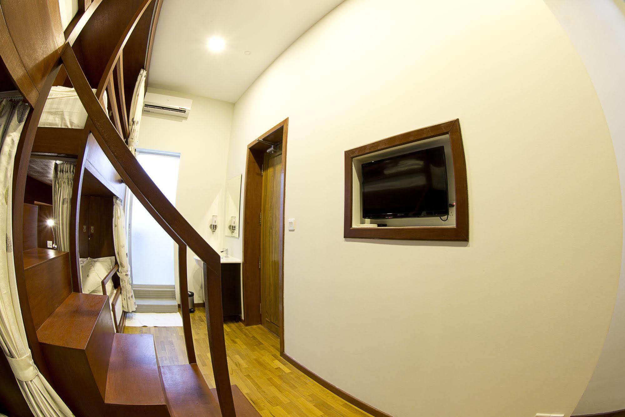 Backpacker Hostel Yangon Exterior photo