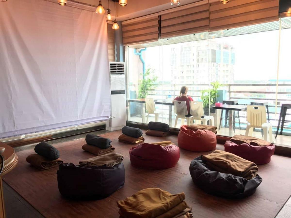 Backpacker Hostel Yangon Exterior photo