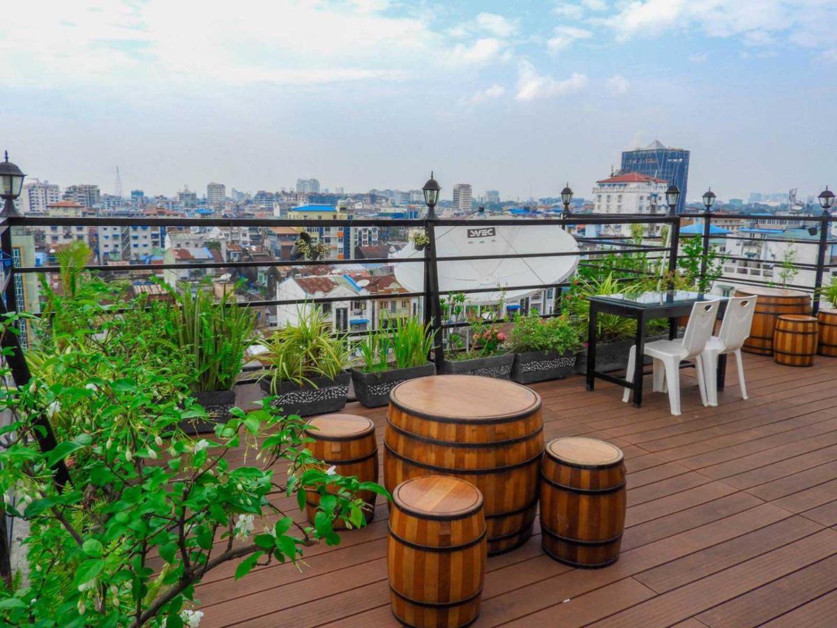 Backpacker Hostel Yangon Exterior photo