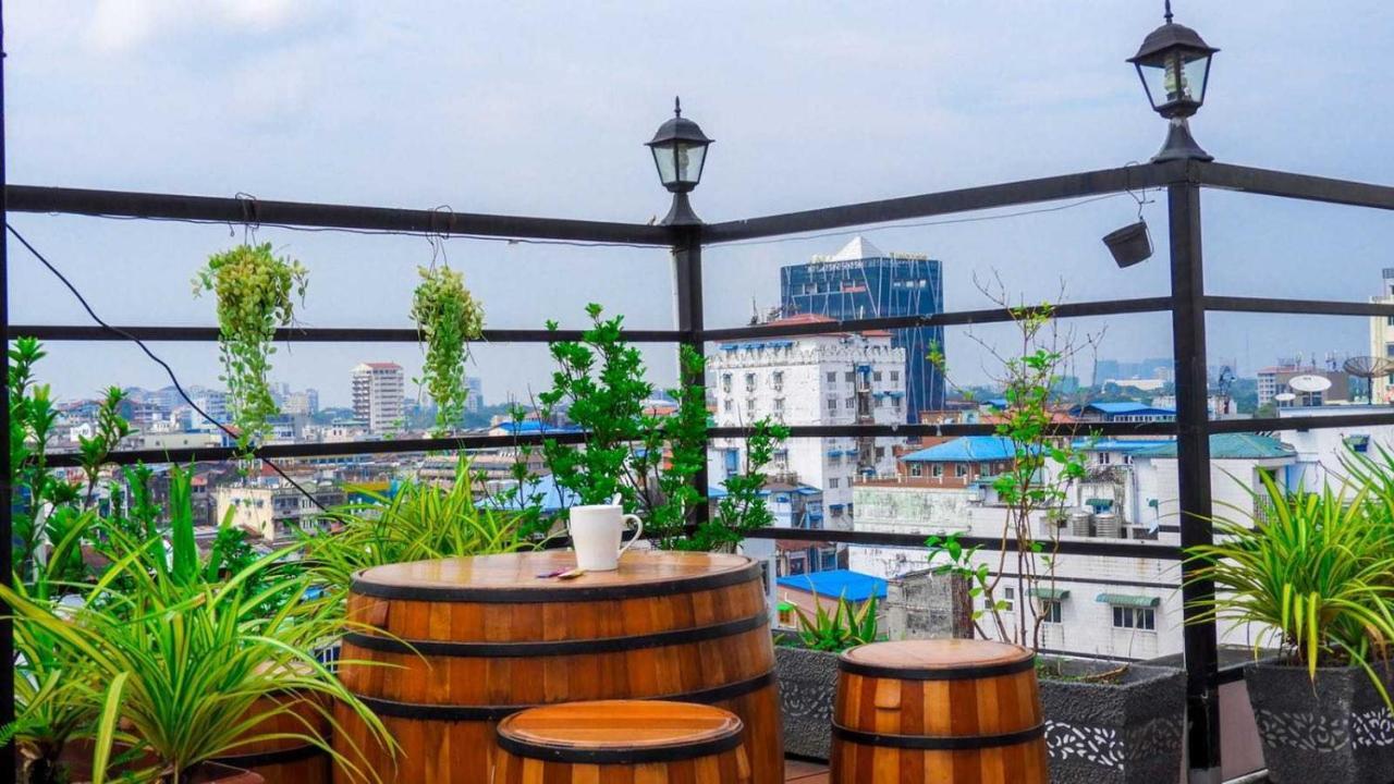 Backpacker Hostel Yangon Exterior photo