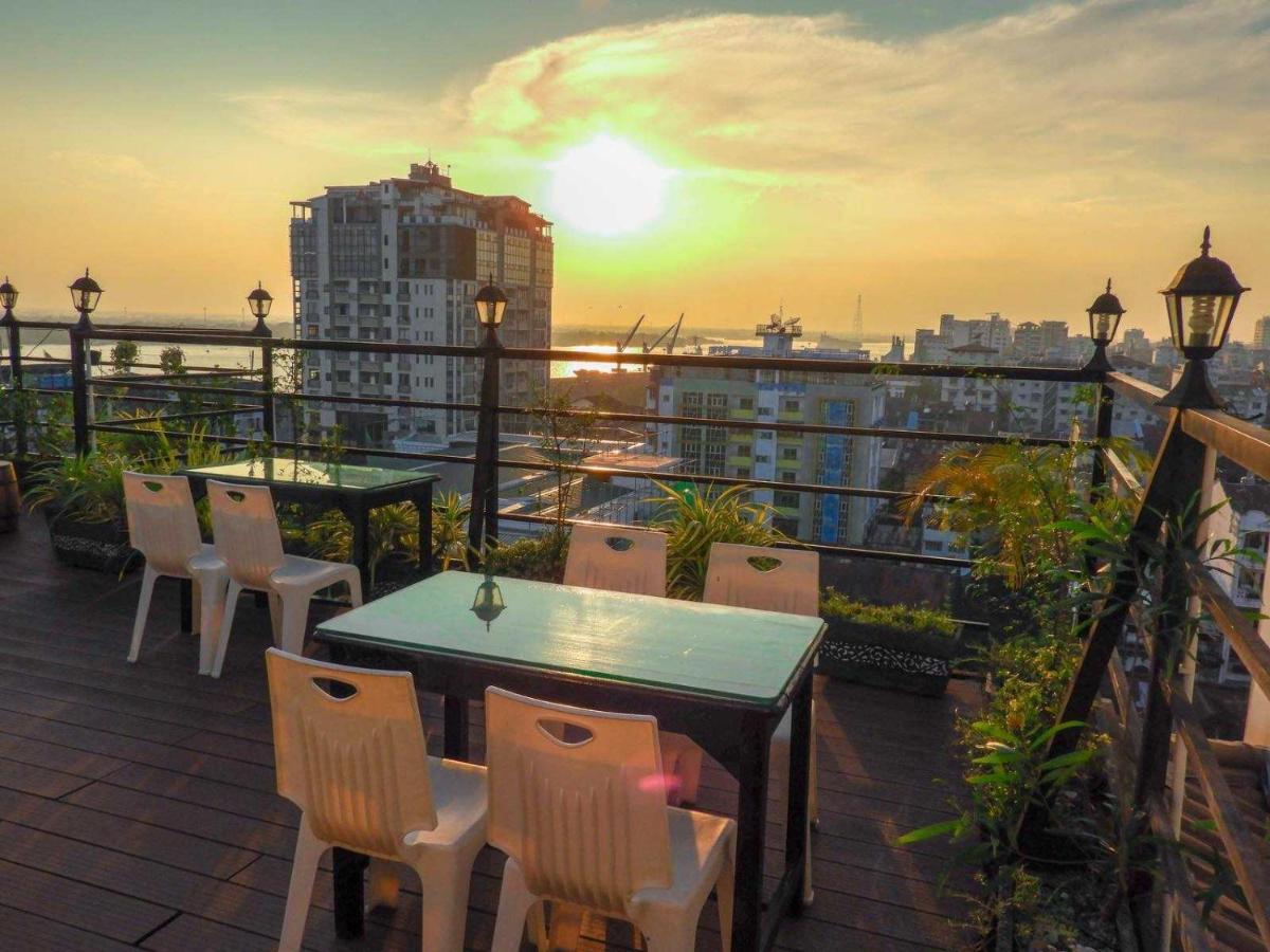 Backpacker Hostel Yangon Exterior photo